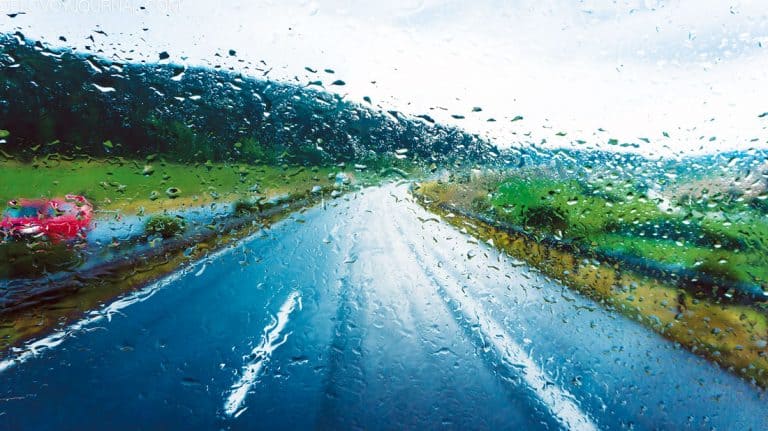 Вождение под дождем