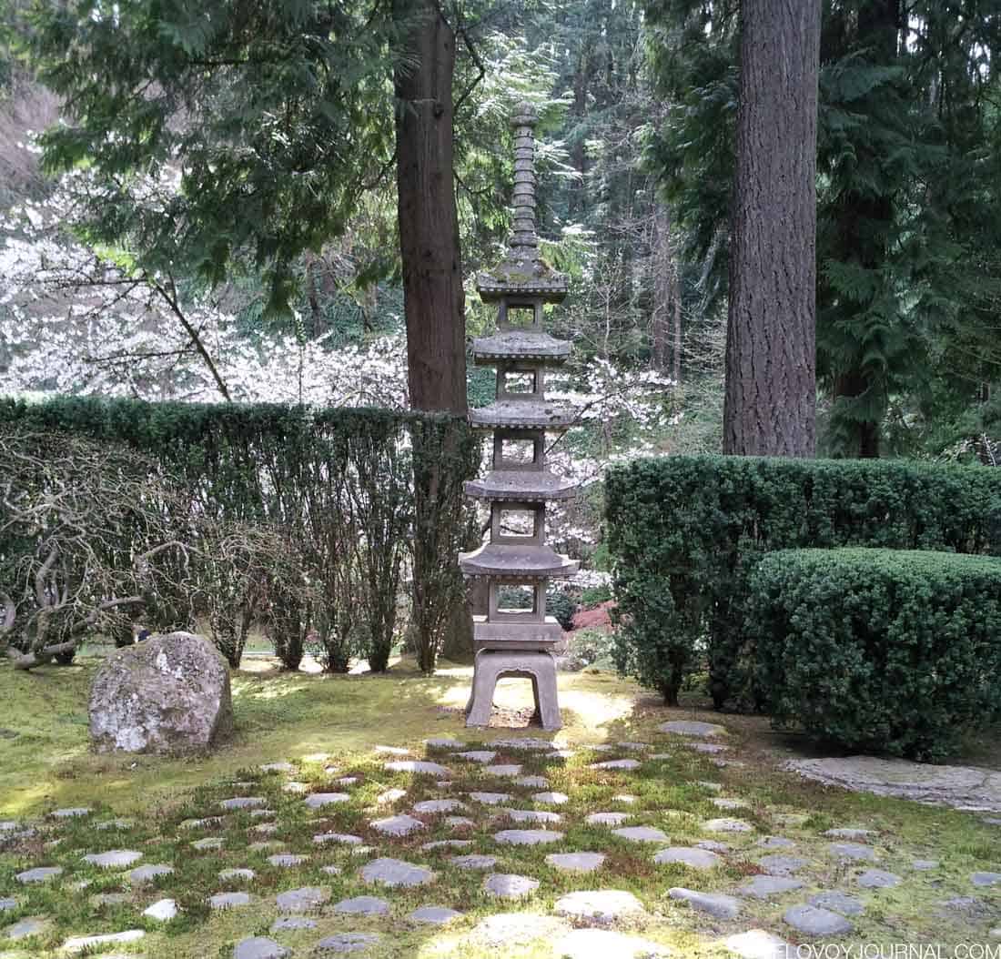 Спокойная атмосфера японского сада