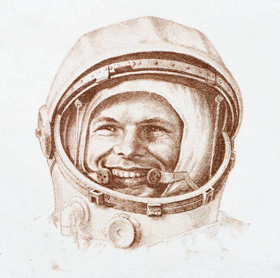 Рисунок Юрия Алексеевича Гагарина в шлеме