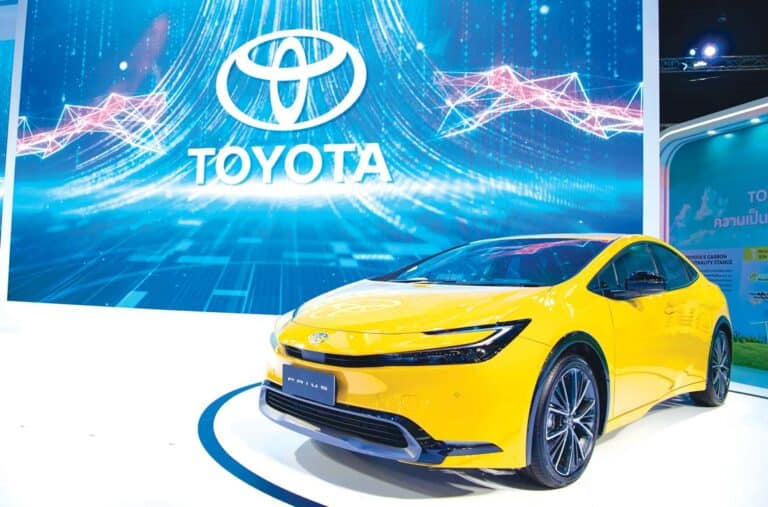 Мощный и спортивный лифтбек – 2023 Toyota Prius